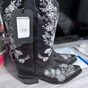 Shyanne Black and White Floral Embroidered Boots